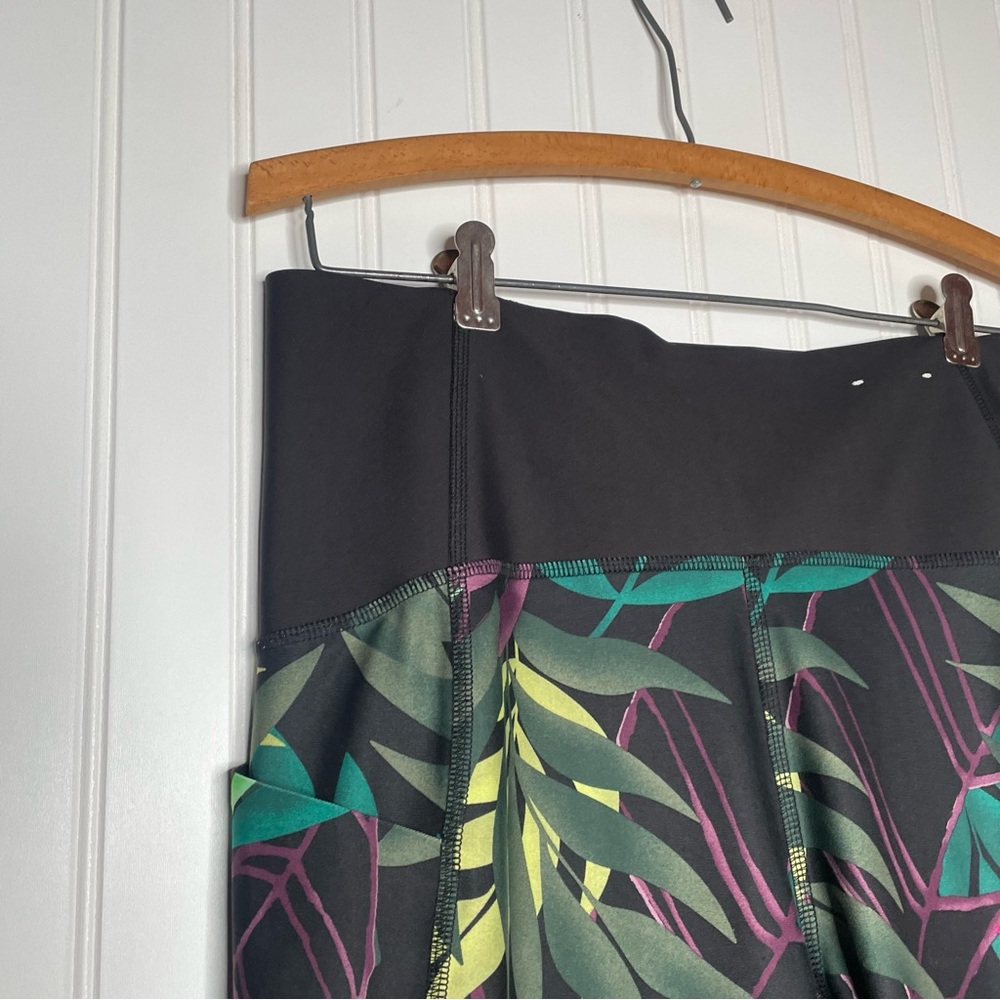 Xersion Tropical Print 7/8 Ankle Leggings - Picture 5 of 8
